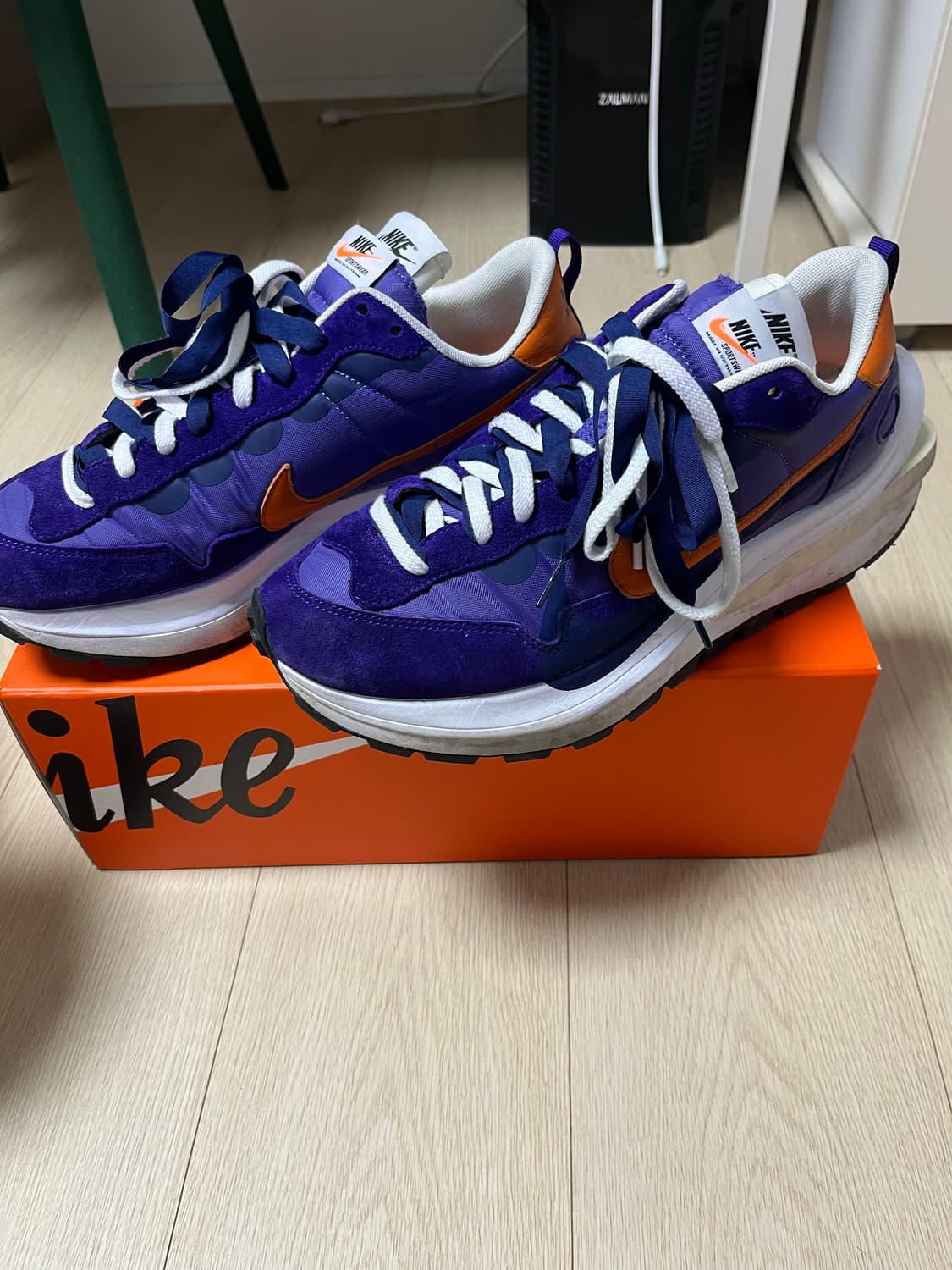 나이키 x 사카이 베이퍼와플 다크 아이리스 285 상품이미지1