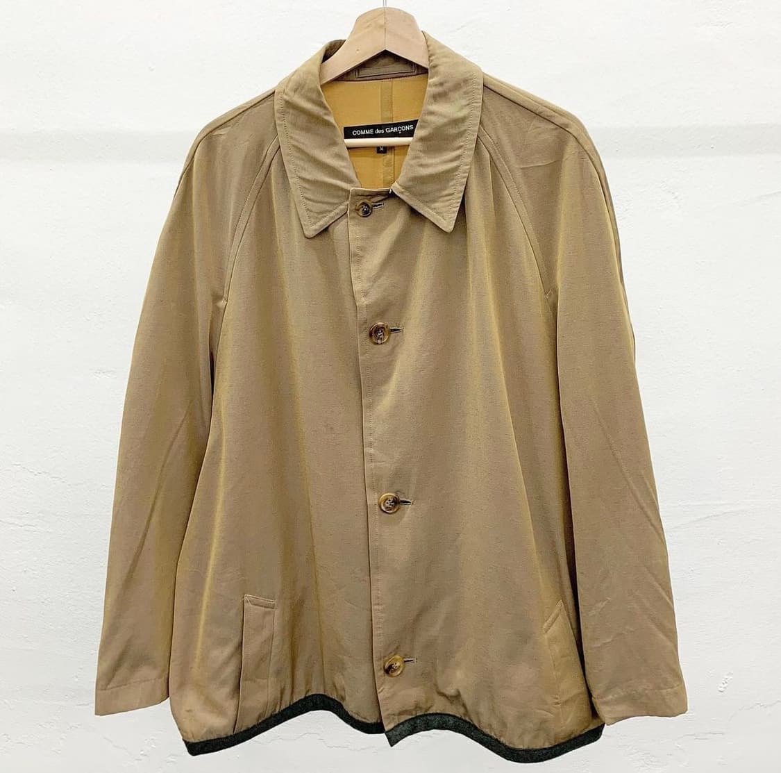 꼼데가르송 옴므 플러스 베이지 폴리 혼방 싱글 자켓 상품이미지1