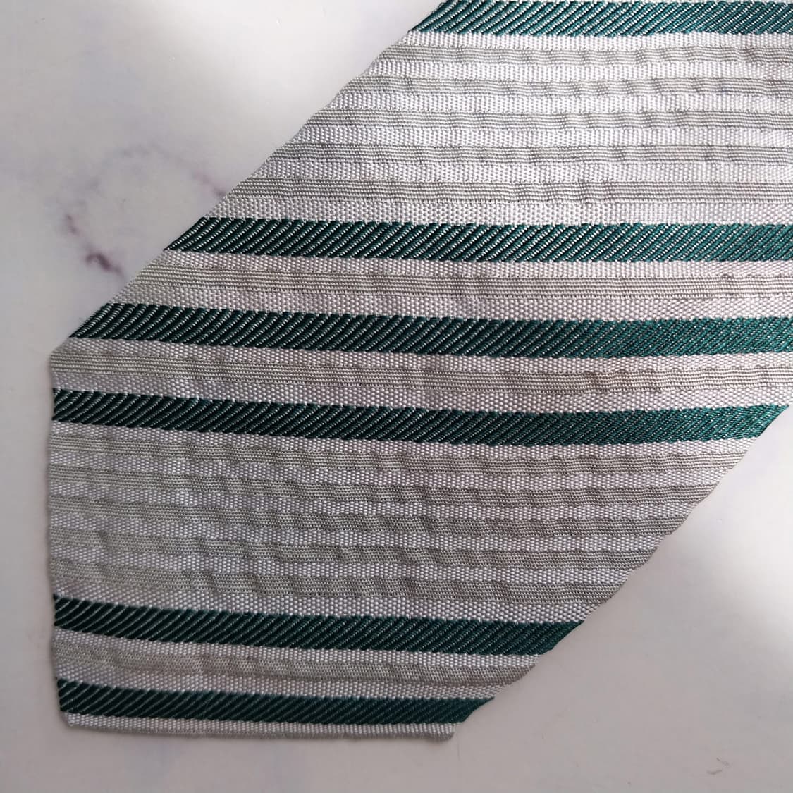 티아이포맨 실크 그린 스트라이프 넥타이 7cm 새제품 K2388
 상품이미지7