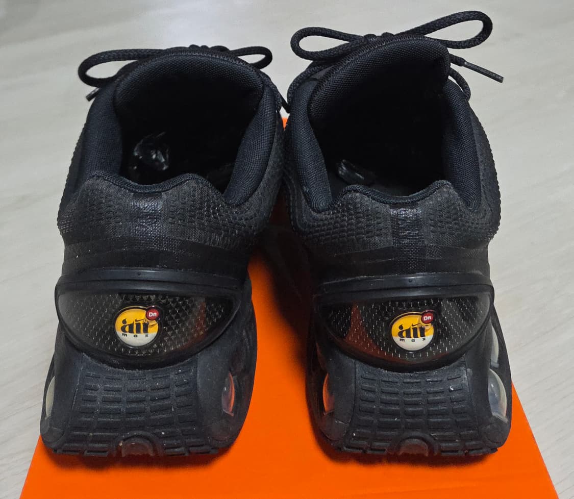 나이키 에어 맥스 Dn 트리플 블랙  상품이미지7