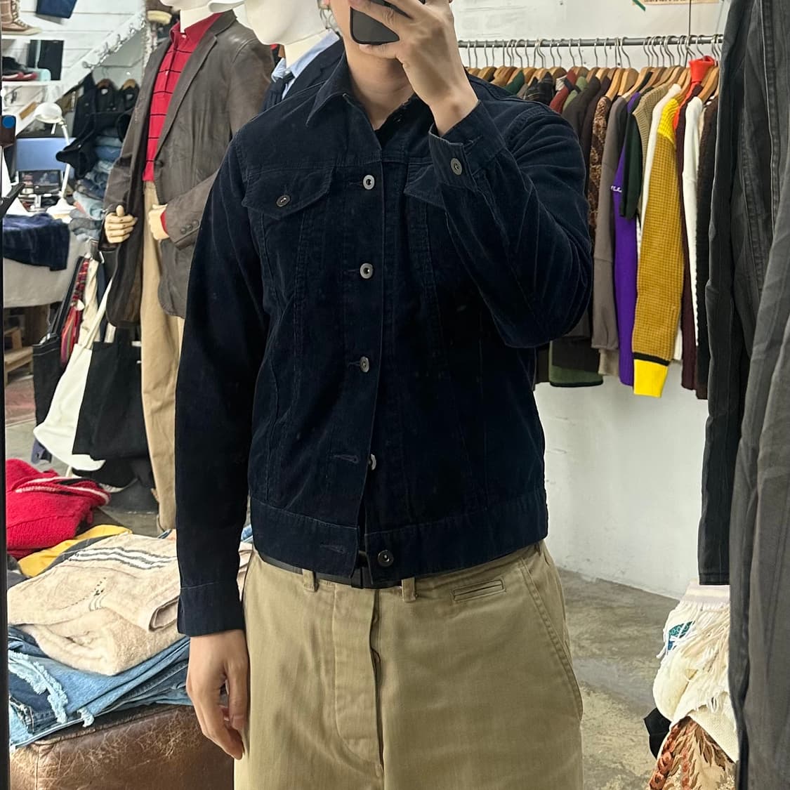 (착용컷) 유니클로 코듀로이 트러커 자켓 (남성용 95) 상품이미지3