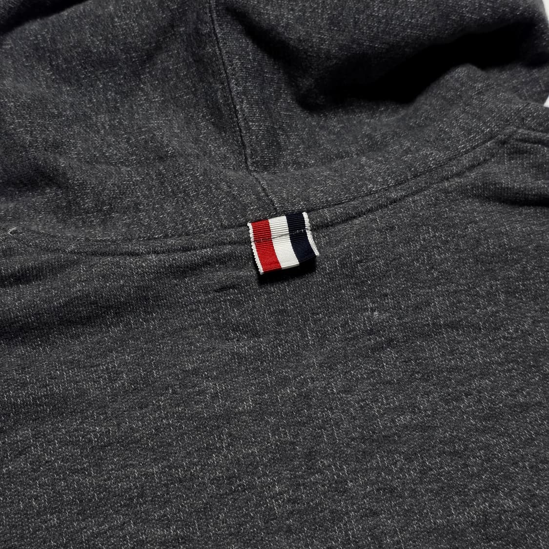 톰브라운 4바 후드티셔츠 상품이미지4