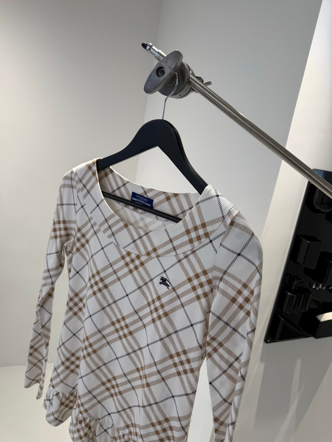 BURBERRY 버버리 블루라벨 노바체크 긴팔 티셔츠 38 상품이미지4