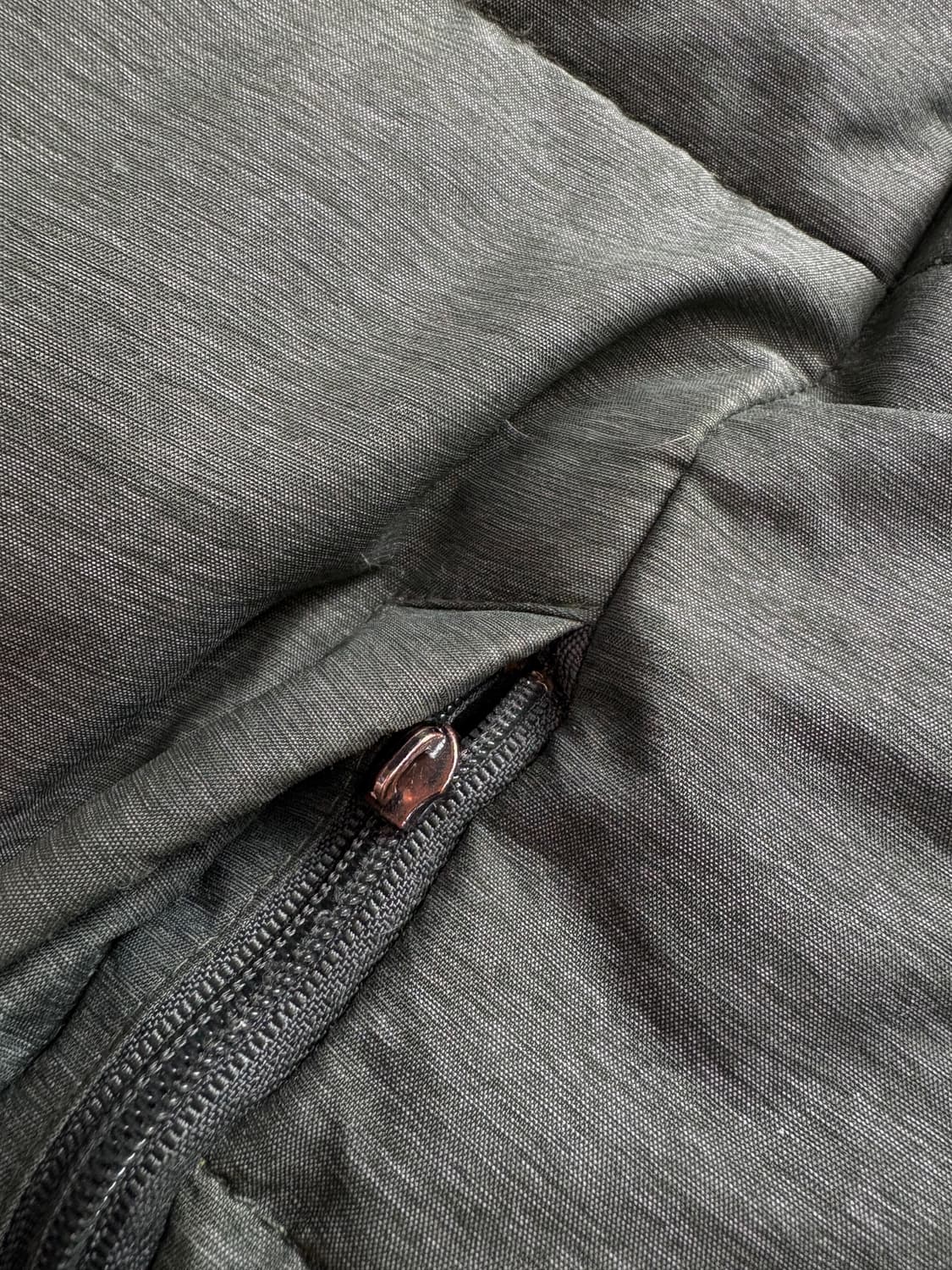 아디다스 프리마로프 카키 덕다운 베스트 2626 상품이미지5