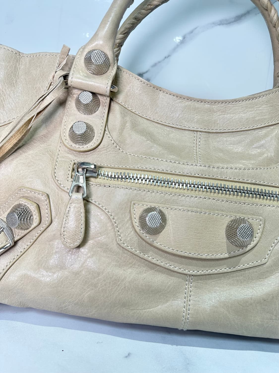 [A 정품] 발렌시아가 시티 모터백 파트타임 아이보리 상품이미지9