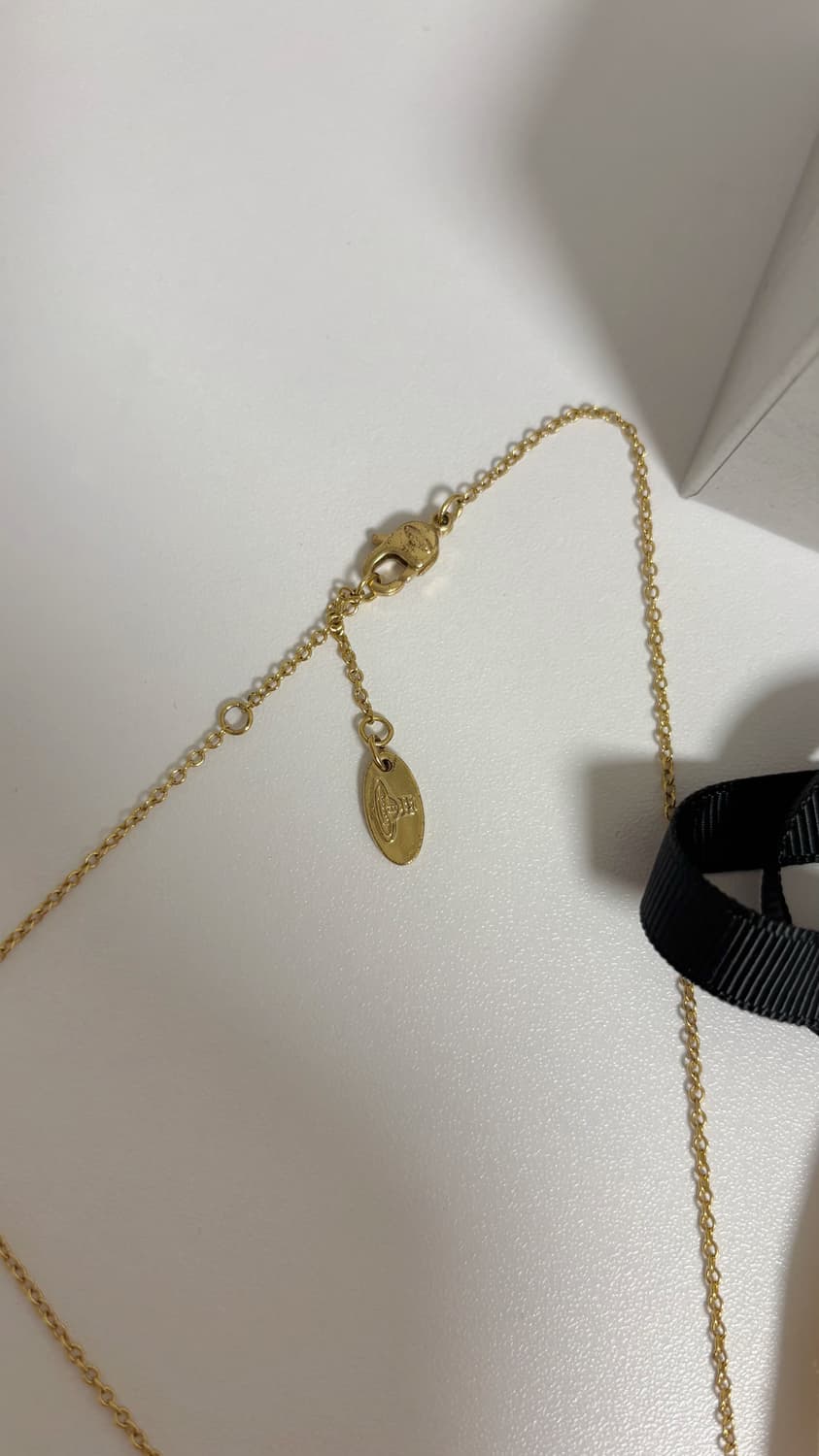 비비안웨스트우드 노라 목걸이 골드 상품이미지3