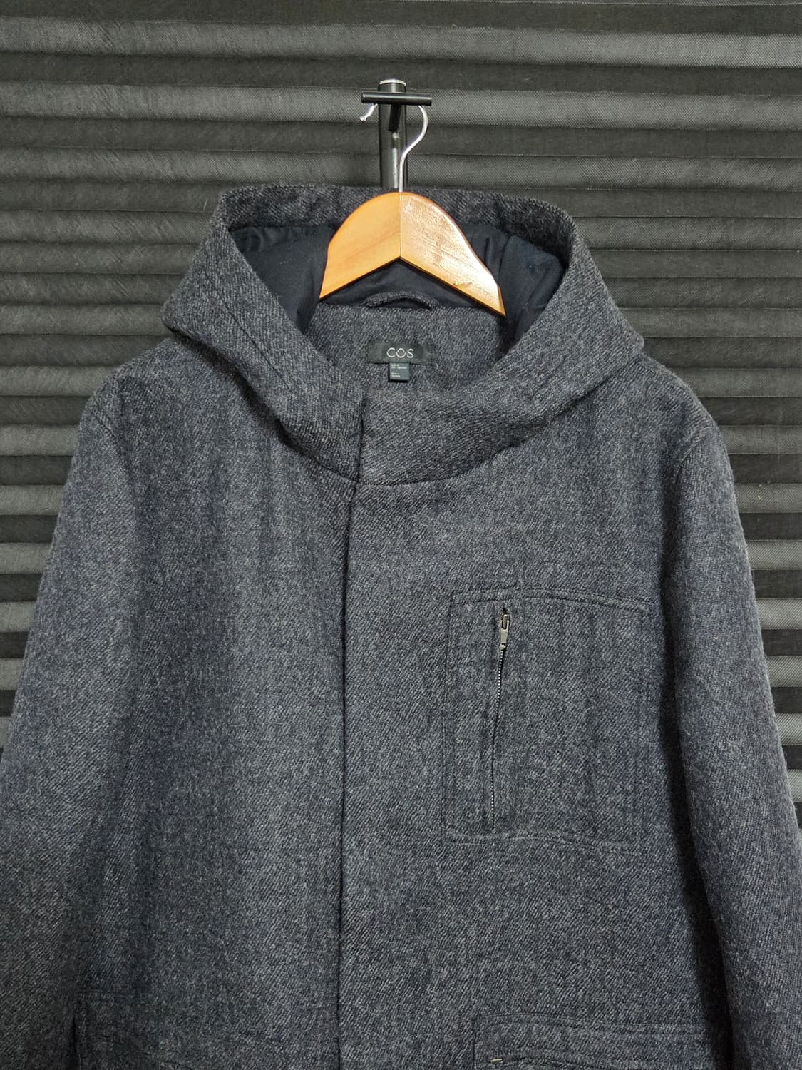 [코스] 가슴 지퍼 포켓 후드 울 패딩 코트 | 00165 상품이미지2