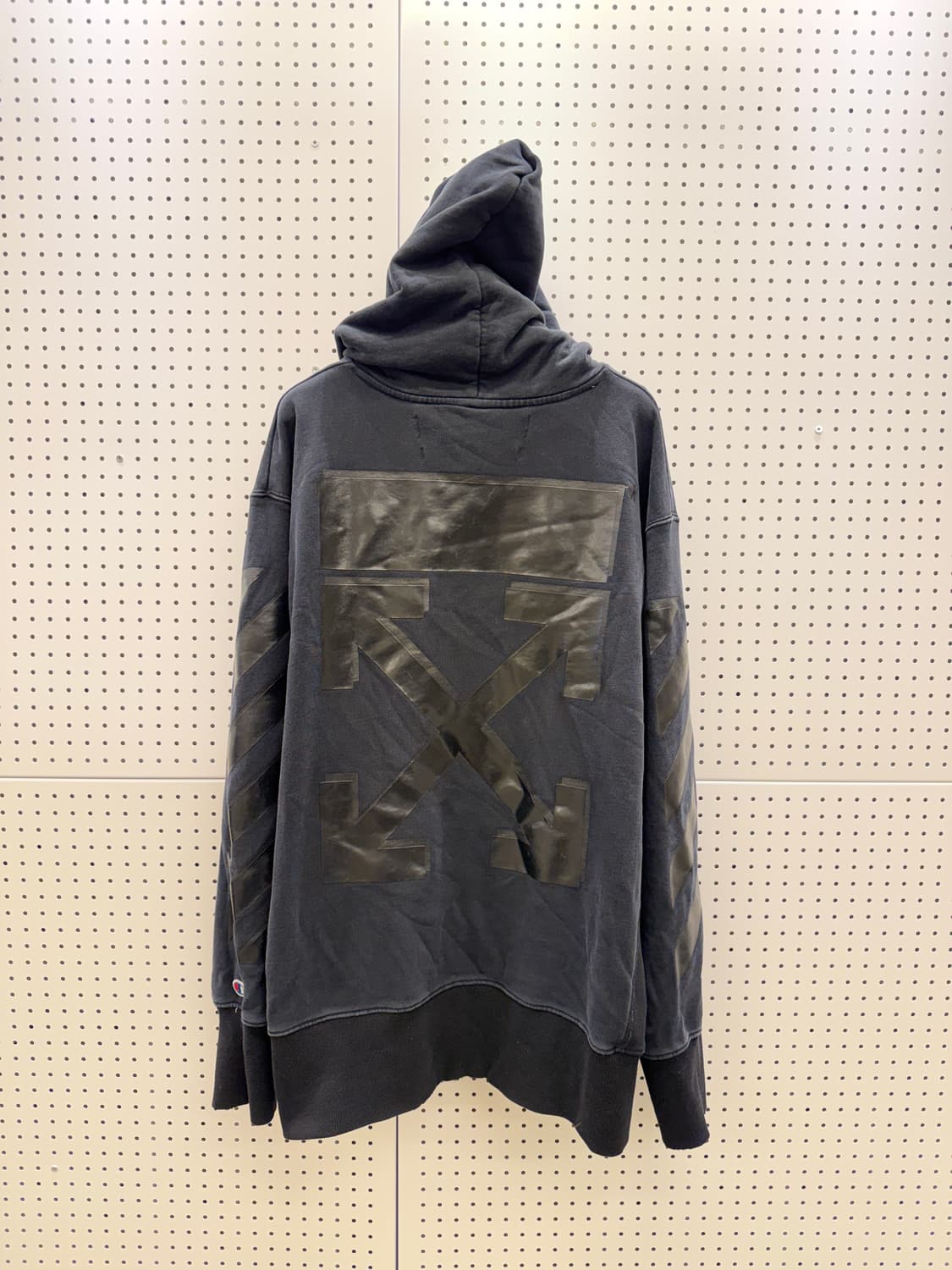 오프화이트 챔피온 후드티 블랙 U1336 상품이미지3