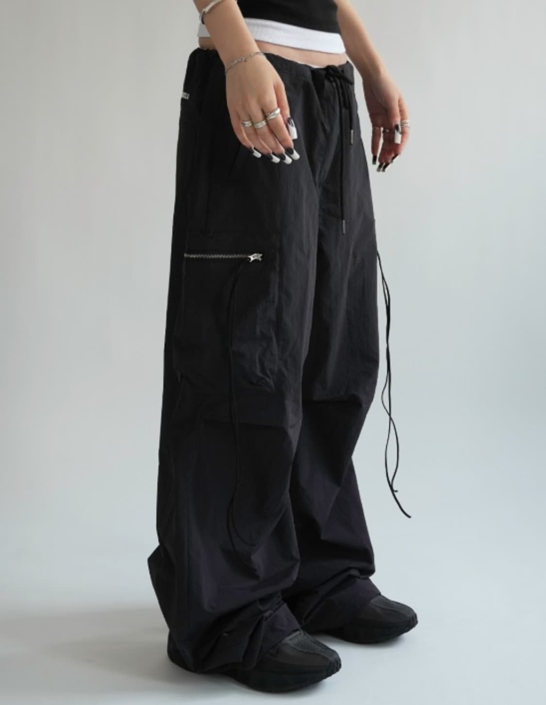 kimseoul SWISH WIDE CARGO PANTS (black) 상품이미지1