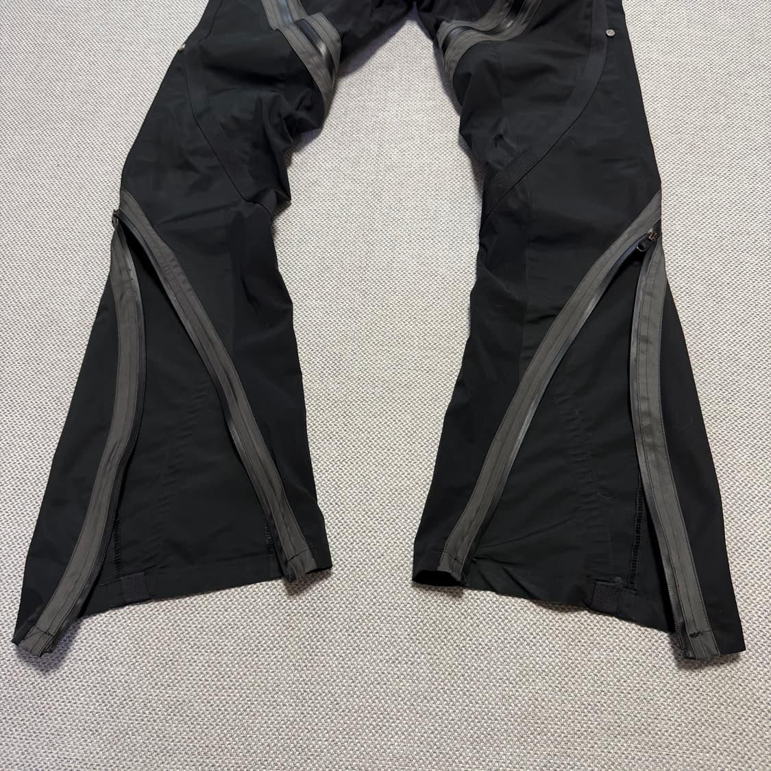 언더마이카 리전01 트위스트 지퍼 라인 테이핑 팬츠 상품이미지2