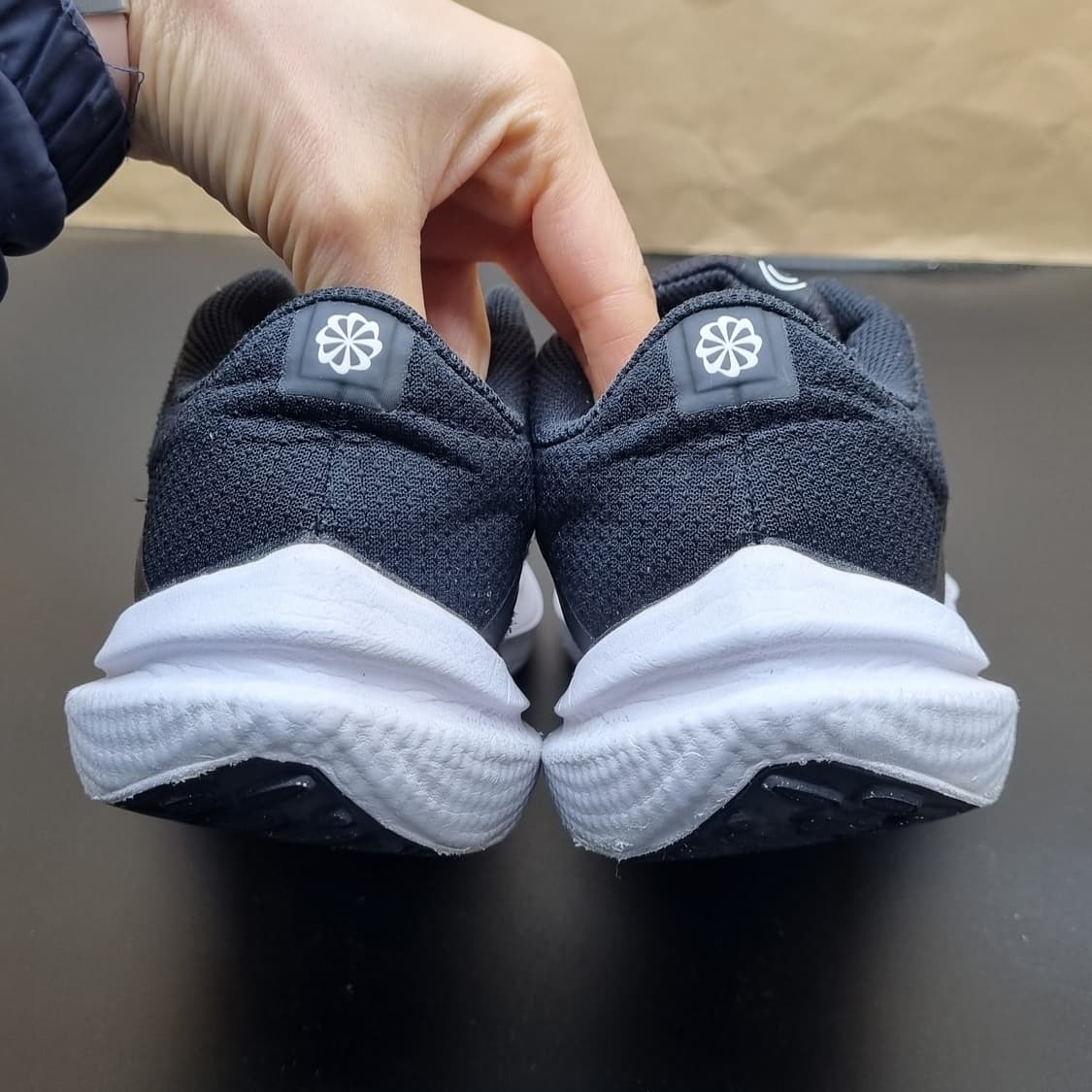 나이키 윈플로10 운동화250 상품이미지4