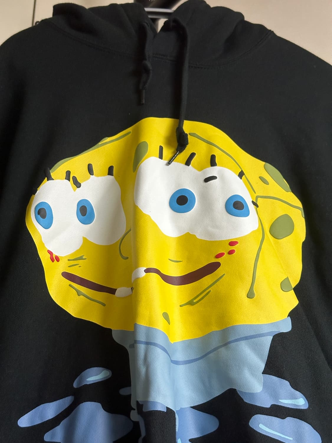 코르티스 성현 착용 스폰지밥 후드티 상품이미지8