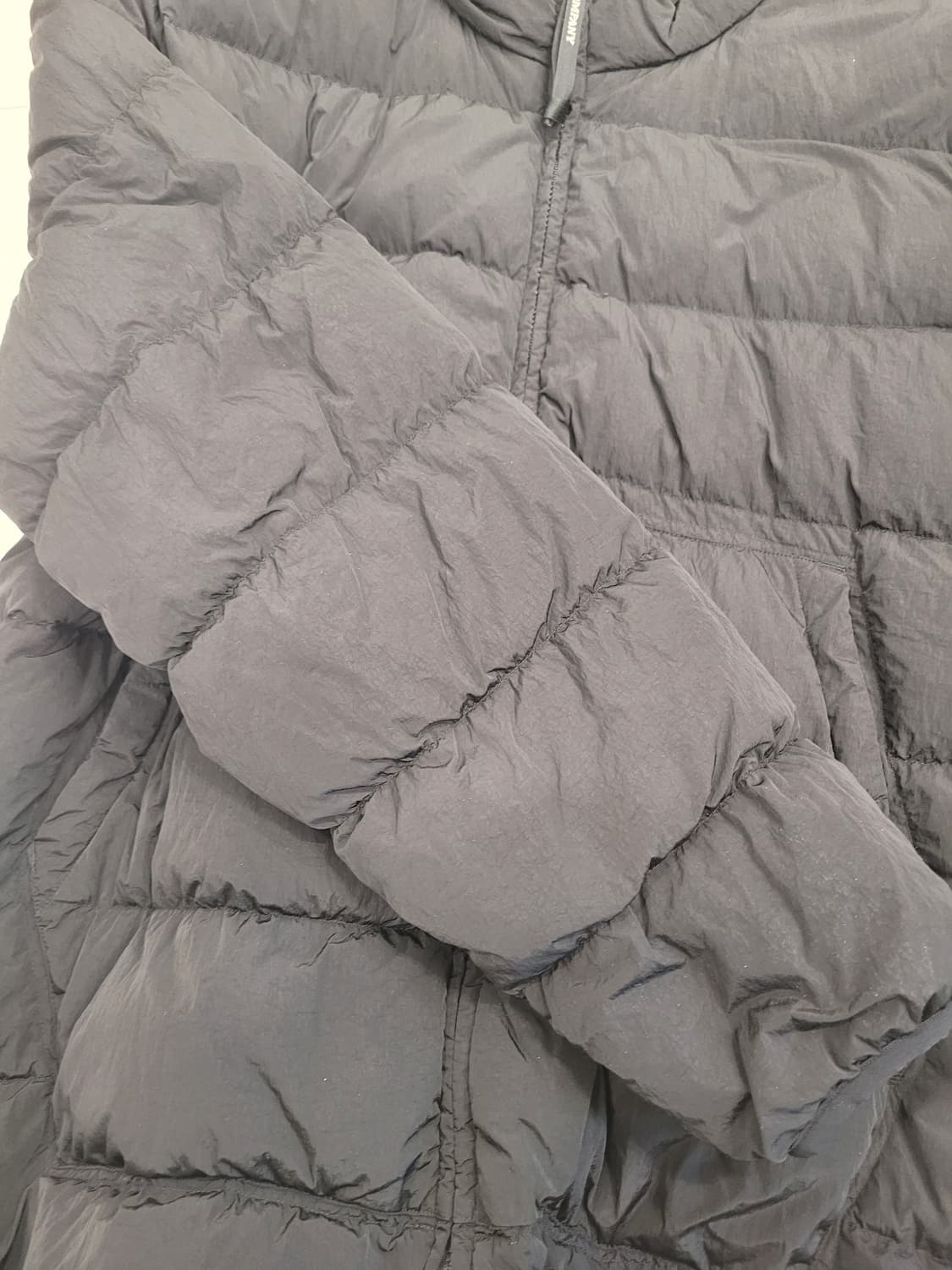 (XXL) CP 컴퍼니 패딩 크롬R 24FW 상품이미지4