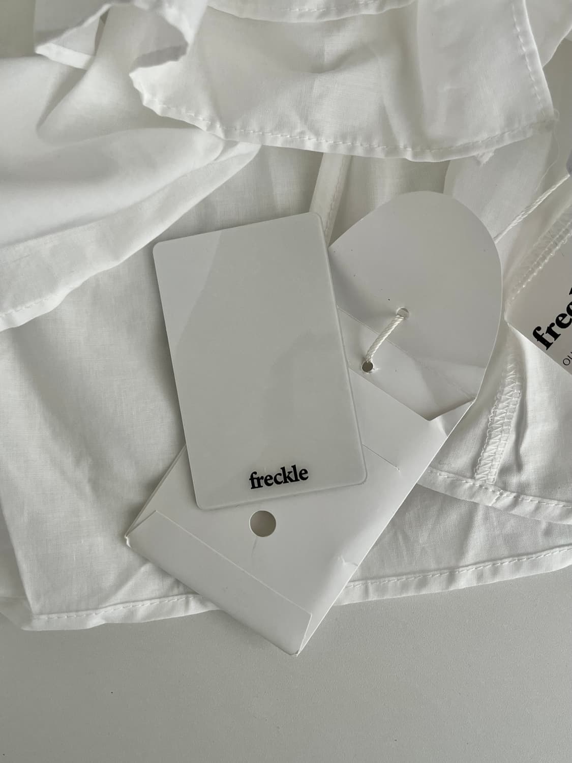 F) 새상품 프레클 프릴 반팔 블라우스 상품이미지4