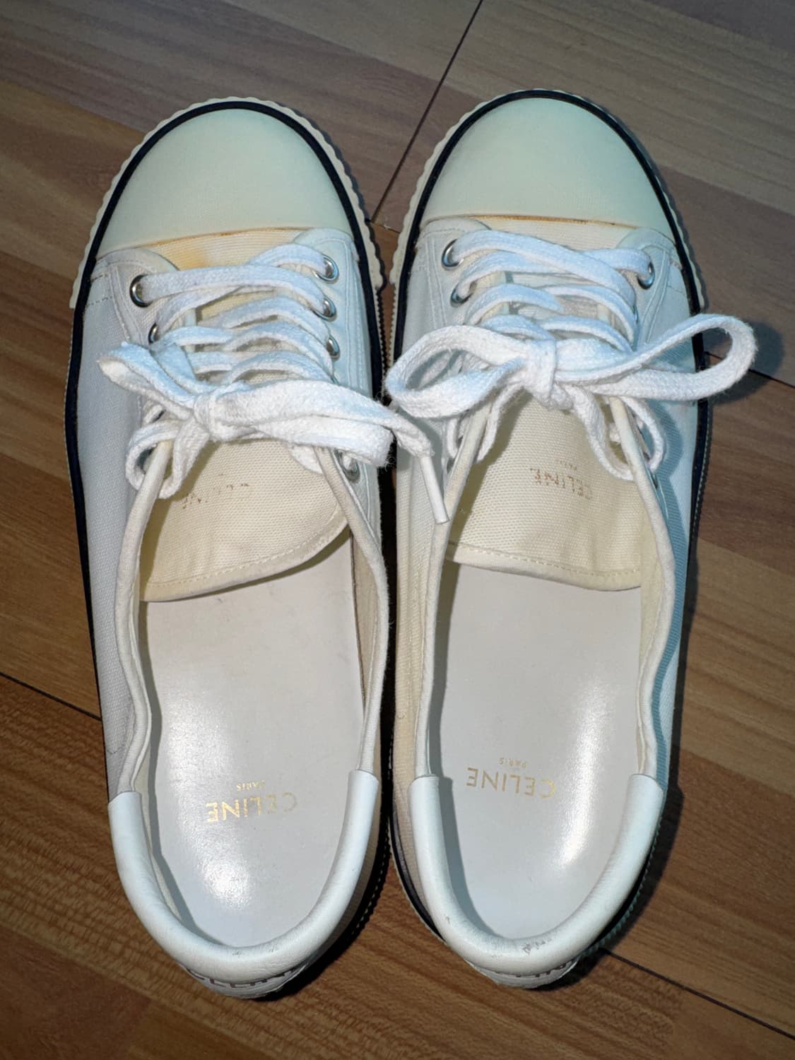셀린느 블랭크 레이스업 스니커즈 판매합니다. 상품이미지4