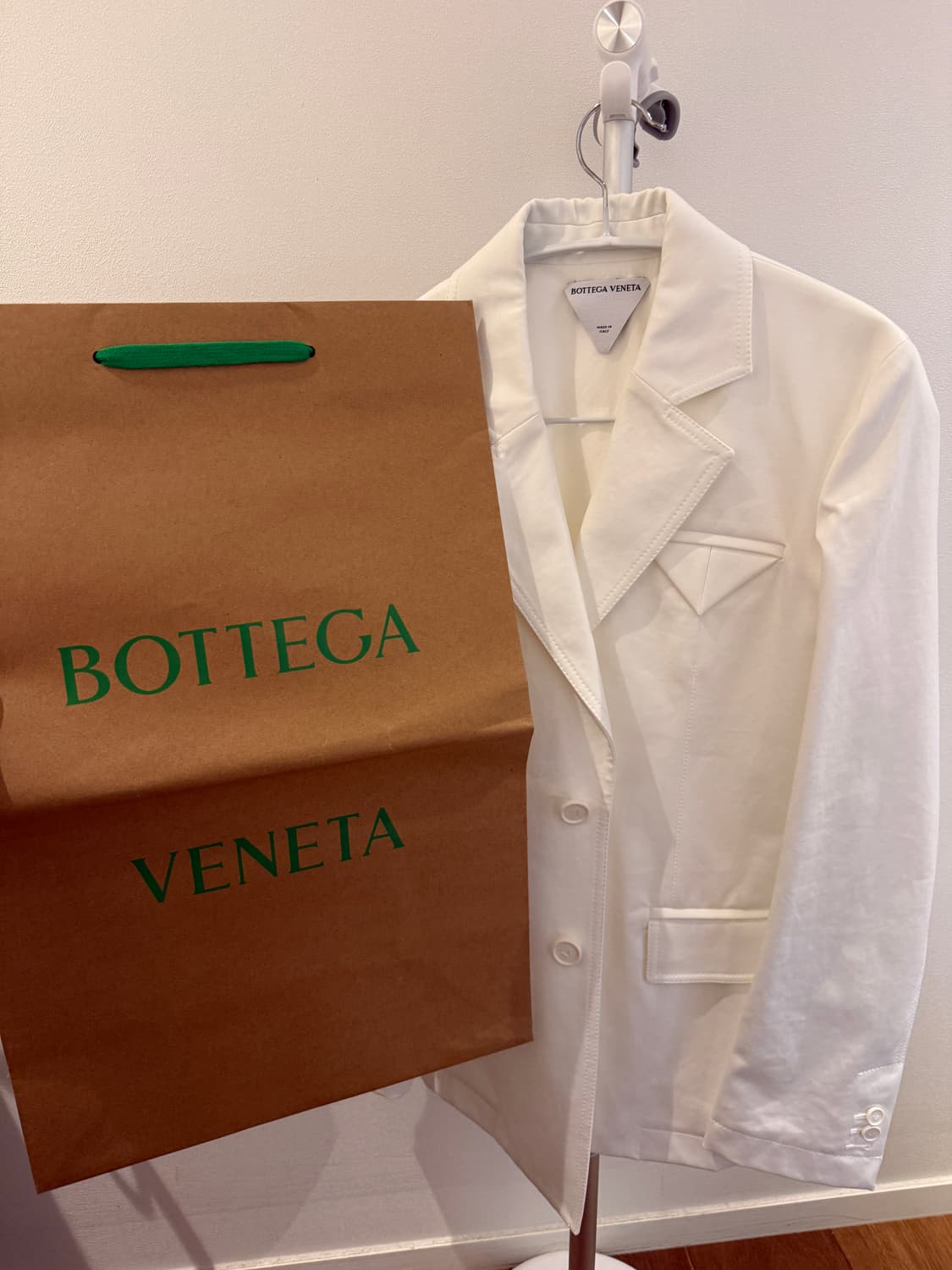 새상품) 보테가베네타 화이트자켓 40사이즈 상품이미지1