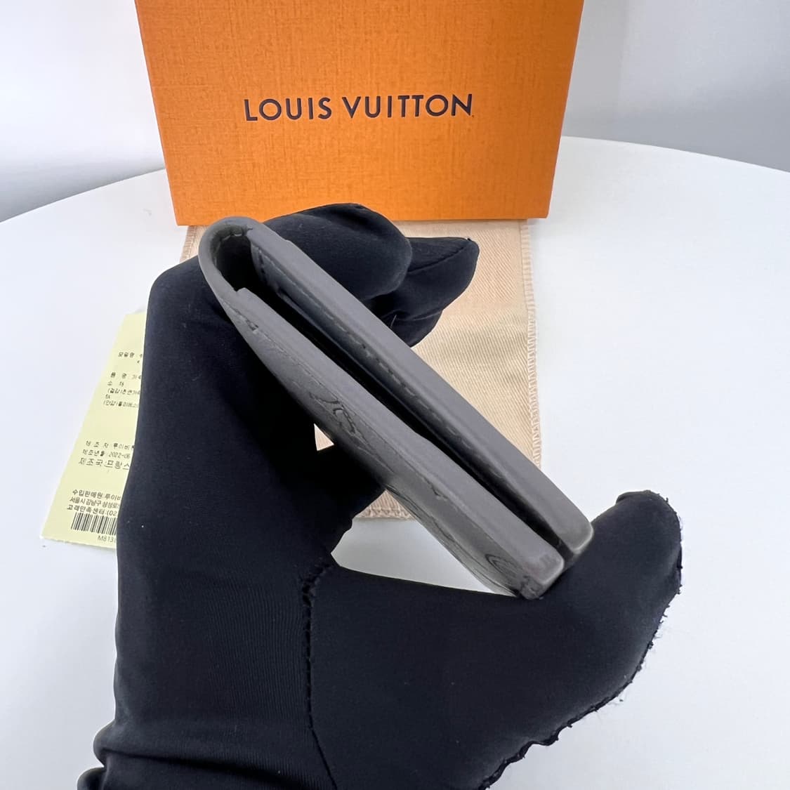 루이비통 모노그램 쉐도우 오거나이저 카드지갑 그레이 (M81382) 상품이미지5