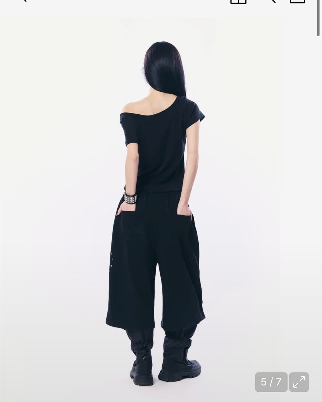 셋업이엑스이 SUE WIDE NECK TOP / BLACK 상품이미지4