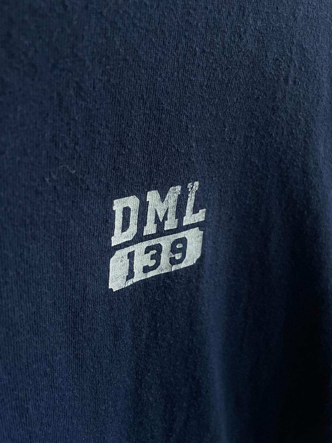 데밀(DEMIL) 튜블러 티셔츠 네이비 2사이즈 상품이미지2