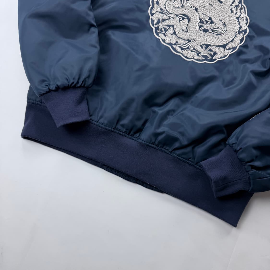 어바웃엠브로 곤룡포 오조룡 자수 세종항공점퍼 상품이미지10