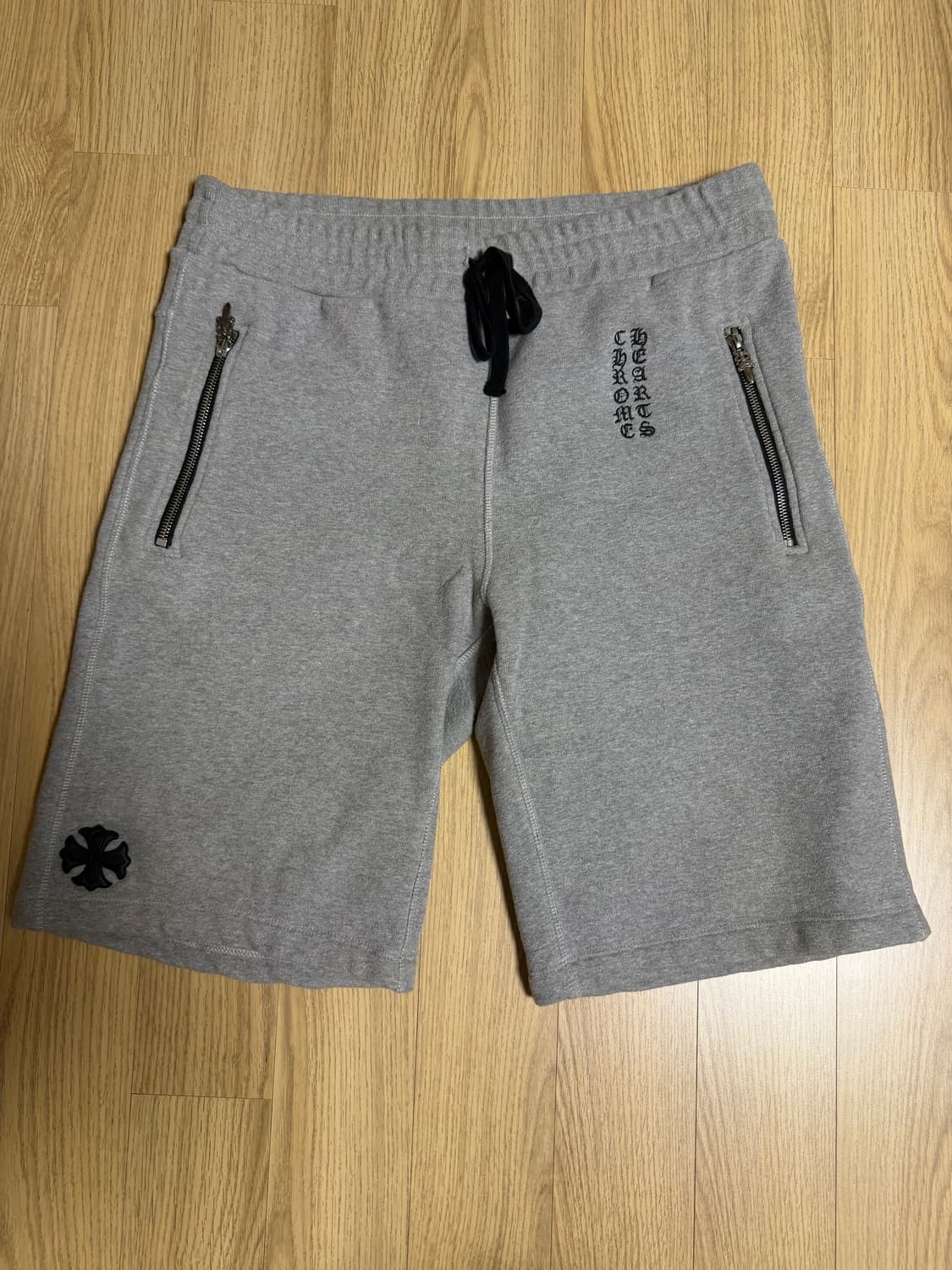 (L) 크롬하츠 스크롤 로고 스웻 쇼츠 반바지 그레이 상품이미지1
