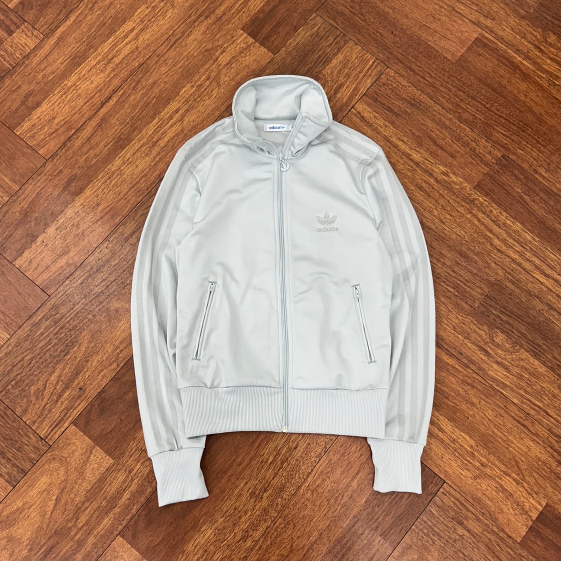 여성용 S 아디다스 빅로고 그레이 트레이닝 트랙탑 져지  상품이미지1