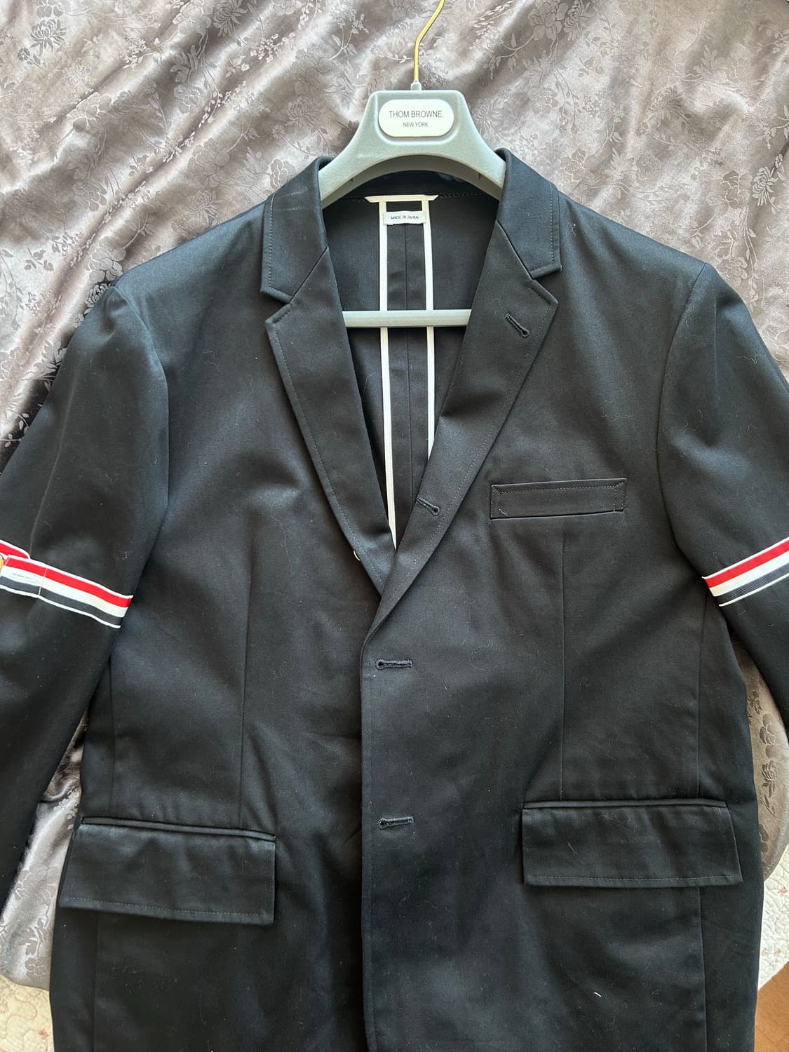 톰브라운 암밴드 자켓 상품이미지1