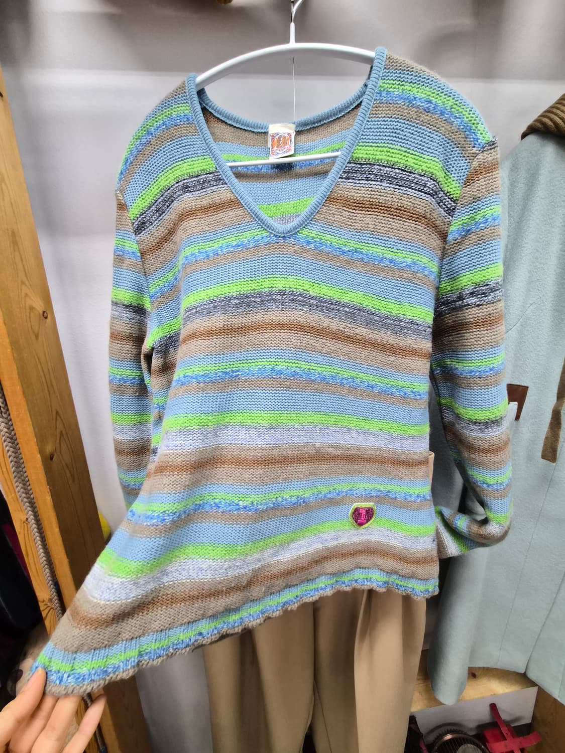 오일릴리 브이넥니트. 자라 핀턱슬랙스 상품이미지4