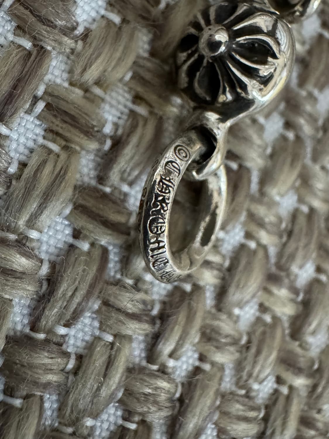 [새상품] 크롬하츠 원볼 타이니 크로스 팬던트 상품이미지5