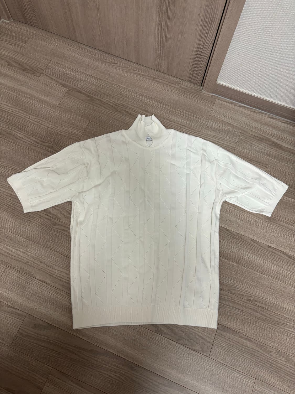 [S] 셔터 하프 니트 화이트 상품이미지1