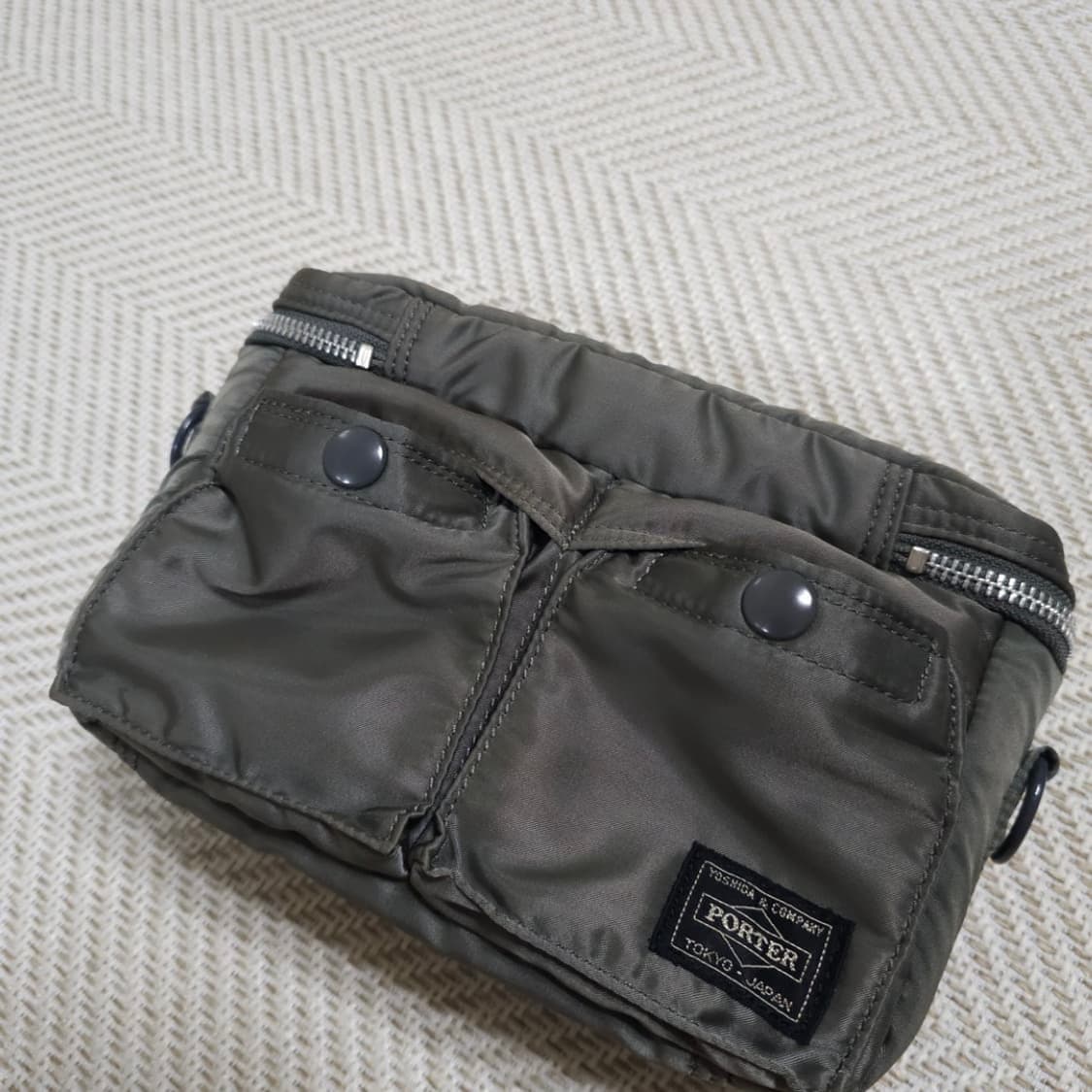 요시다포터 탱커 카메라백 스몰 S 실버 그레이 (숄더끈 결품) 상품이미지4