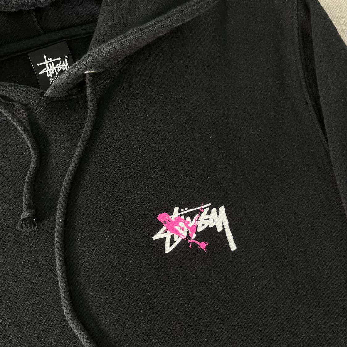 100 스투시 페인트 스플래터 로고 후드티 상품이미지3