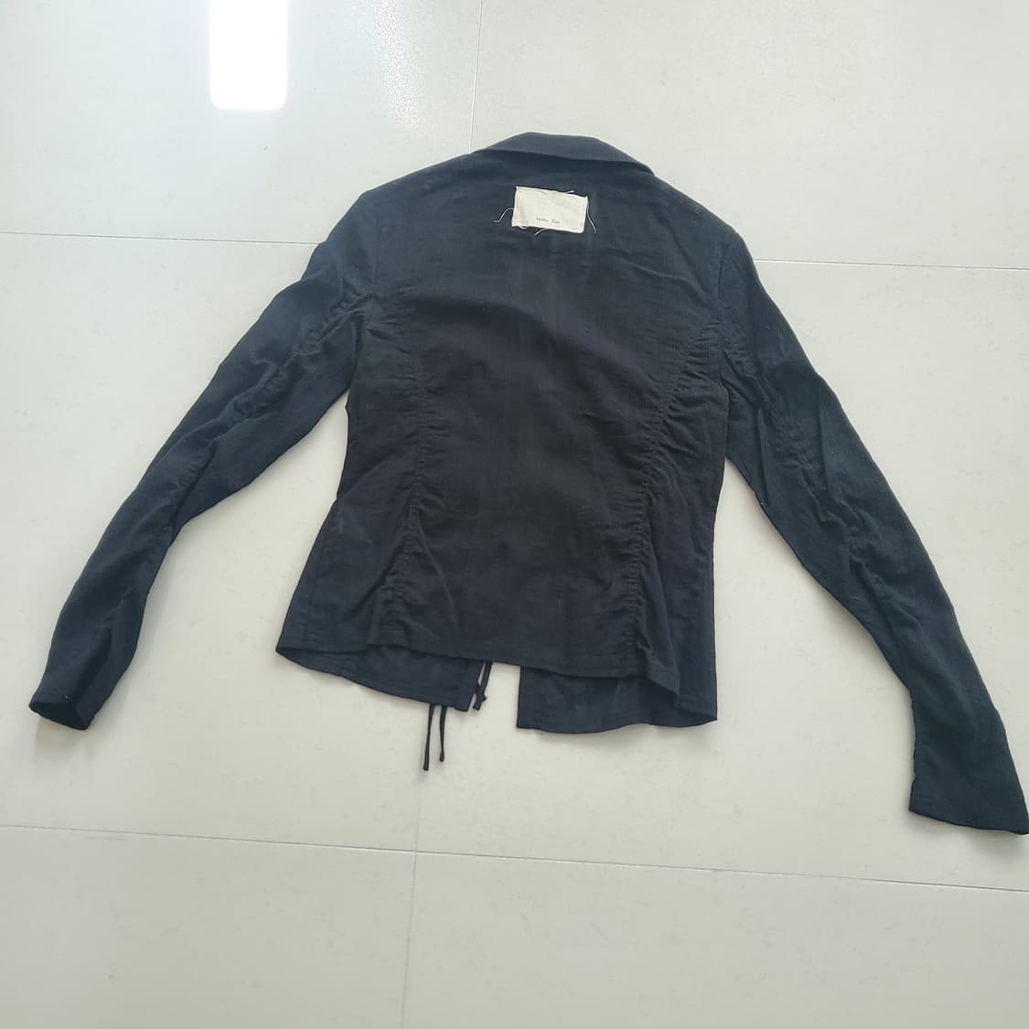 마뗑킴 블랙 셔링 롱슬리브 블라우스 상품이미지7