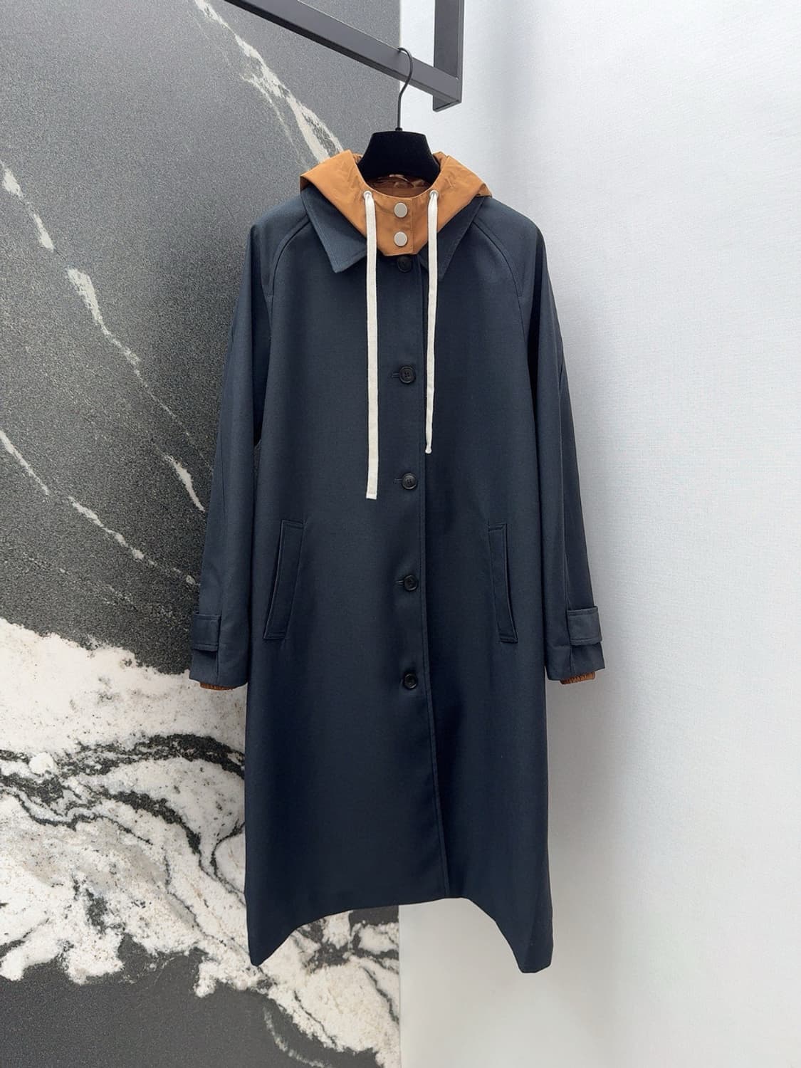 MIU MIU 25SS 신상 배색 후드 롱 코트 상품이미지2