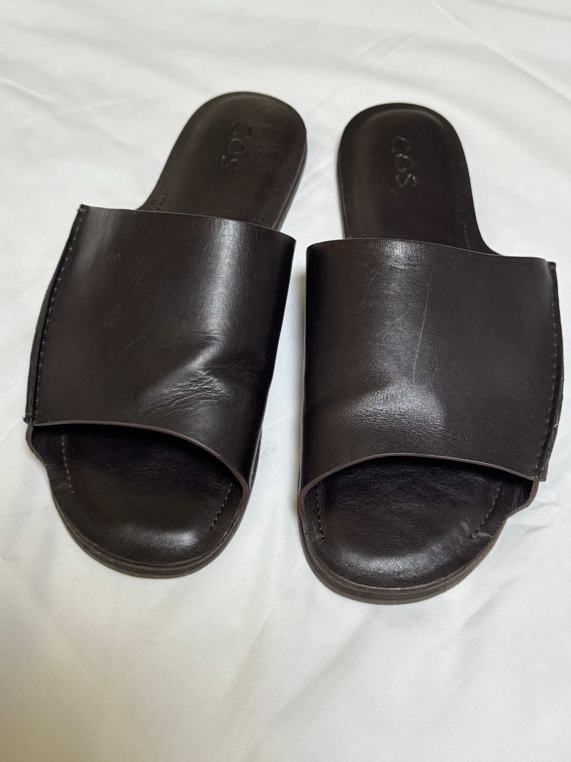 코스 leather slide 다크브라운 44 상품이미지2