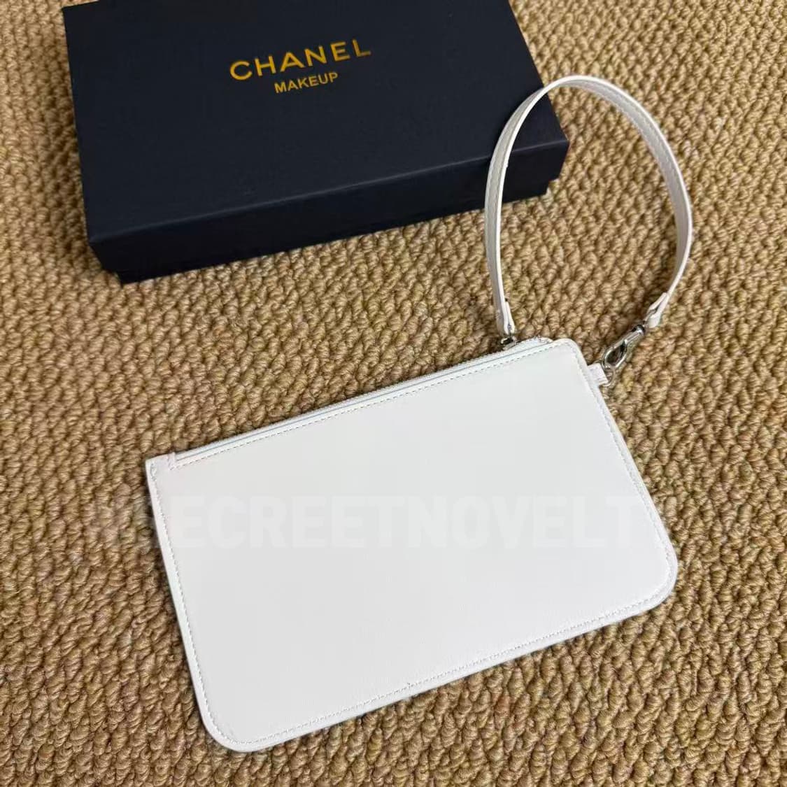 봉쥬르샤넬 빈티지 메이크업 파우치 화이트 풀박스 무료배송 상품이미지4