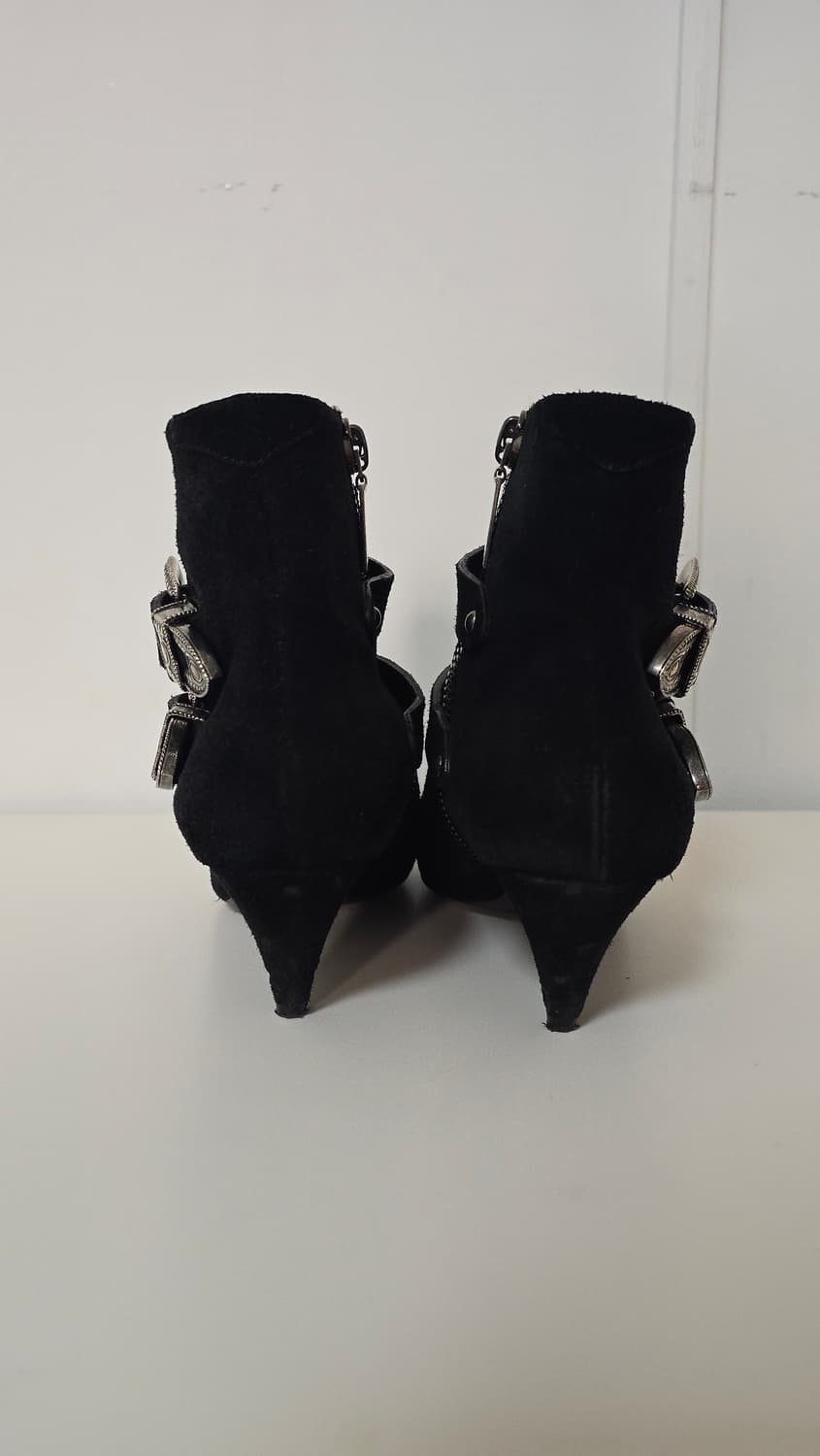 생로랑 샬롯 55 스웨이드 웨스턴 버클 앵클 부츠 37.5 팝니다 상품이미지4
