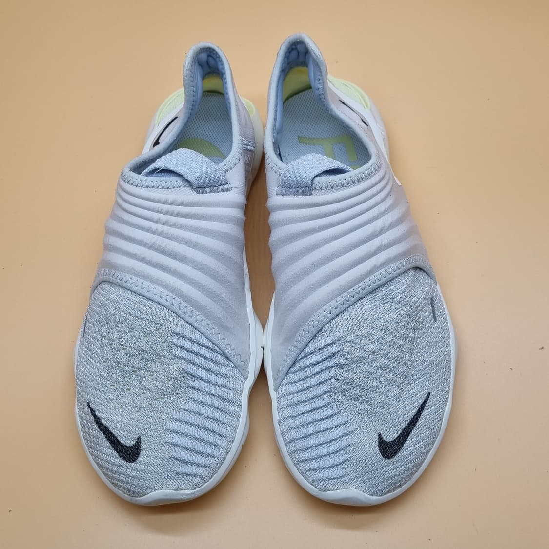 나이키 프리 런 플라이니트3.0 런닝화270. 상품이미지2