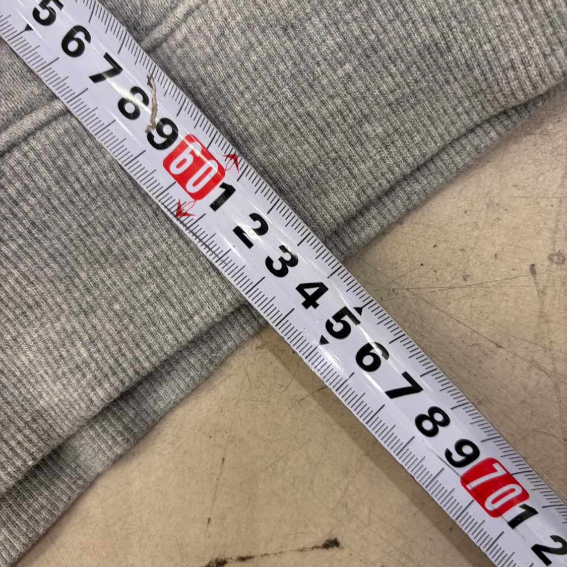 이벳필드 빅로고 그레이 맨투맨 상품이미지4