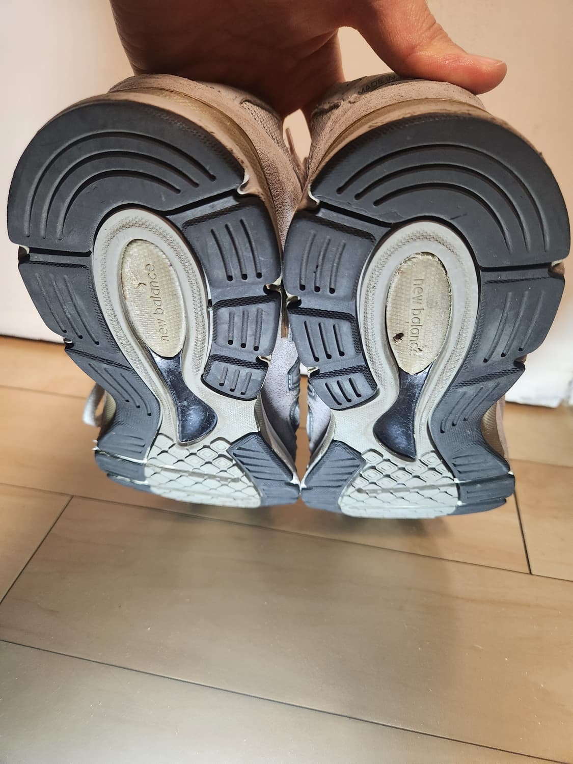 (255) 뉴발란스 990v4 그레이 상품이미지8