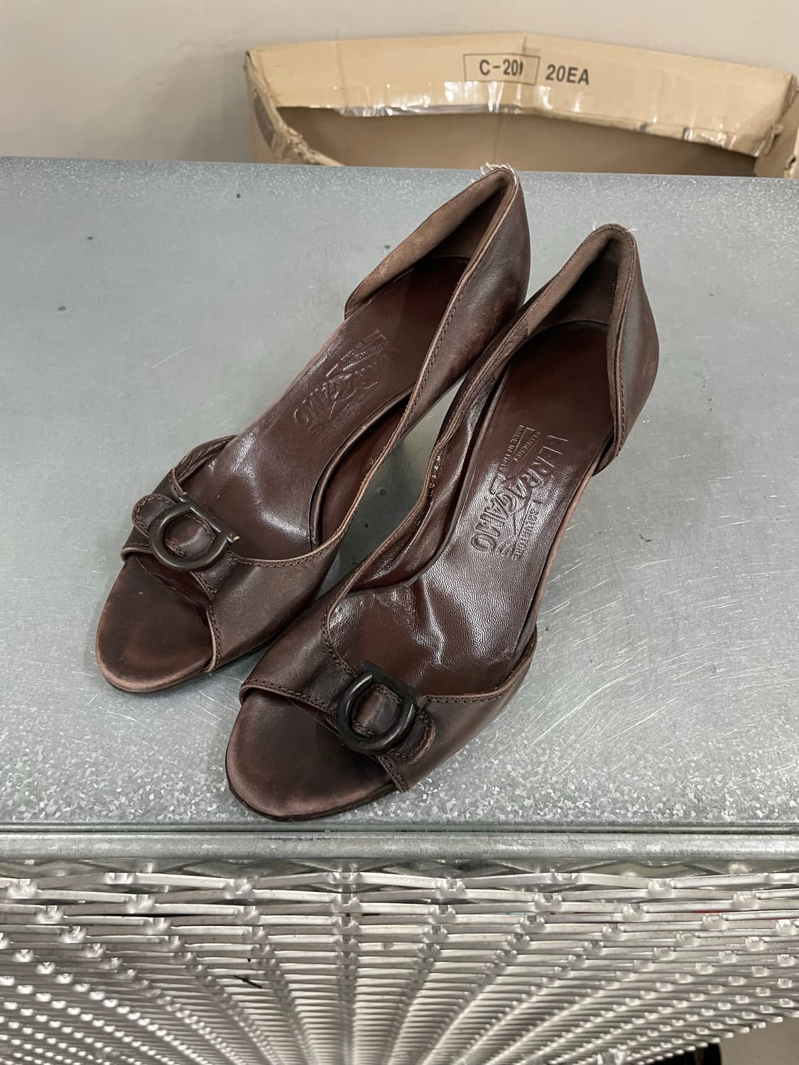 페레가모 바라 레더 힐 6.5D 상품이미지3