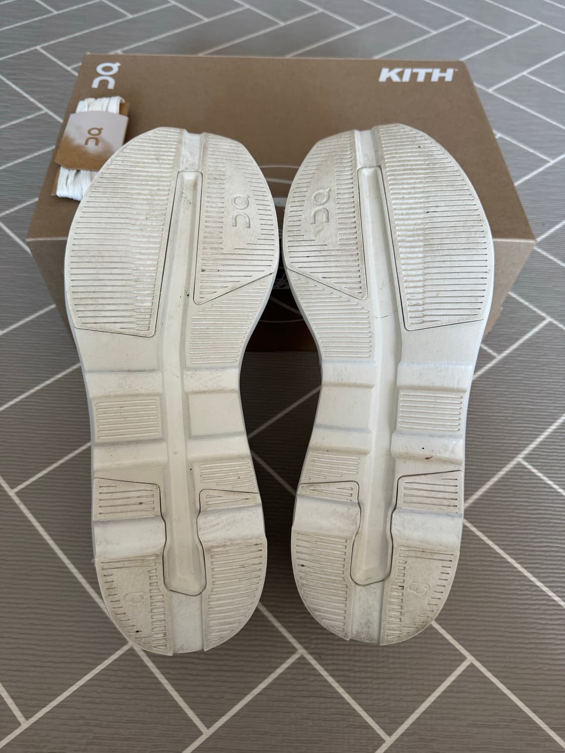 (285) 온 러닝 x 키스 클라우드존 on kith 상품이미지8