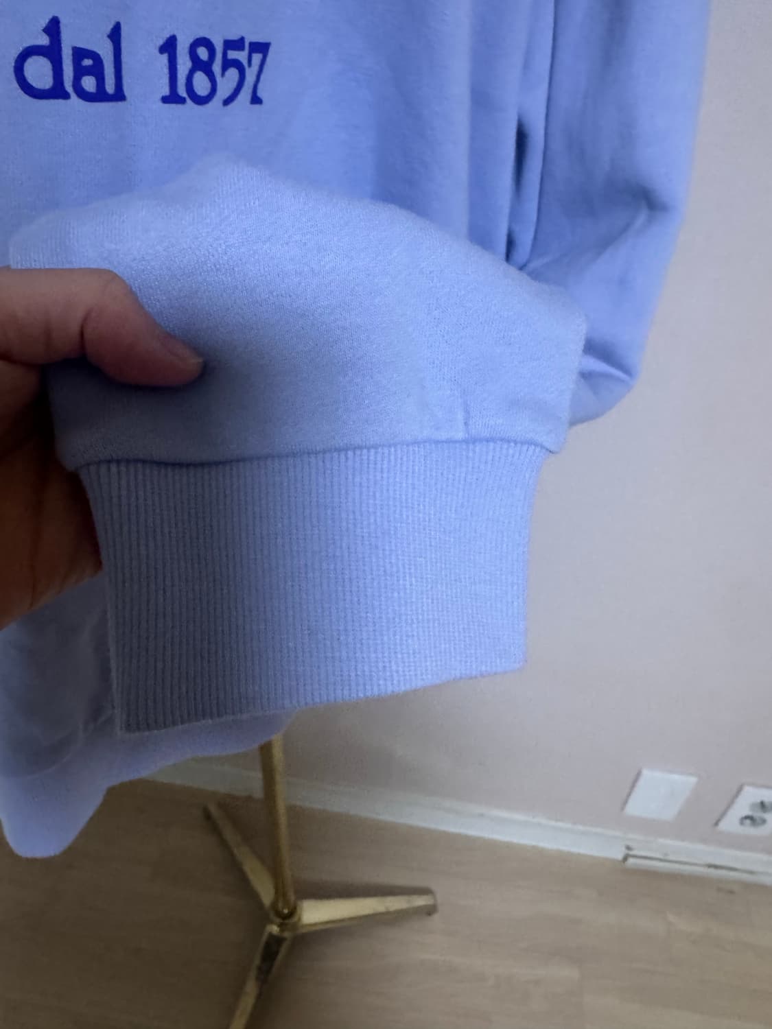 BEAKER 콜라보 맨투맨 미착용  상품이미지4