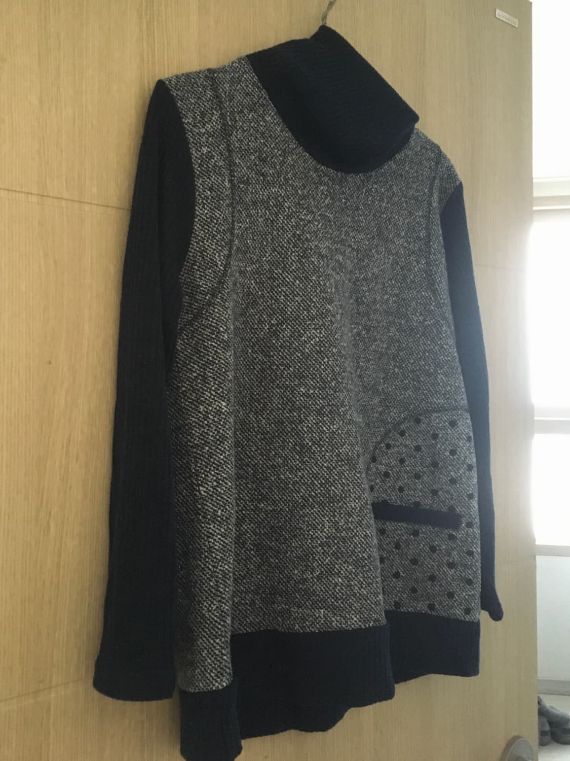 Navy stich pocket turtleneck  상품이미지1