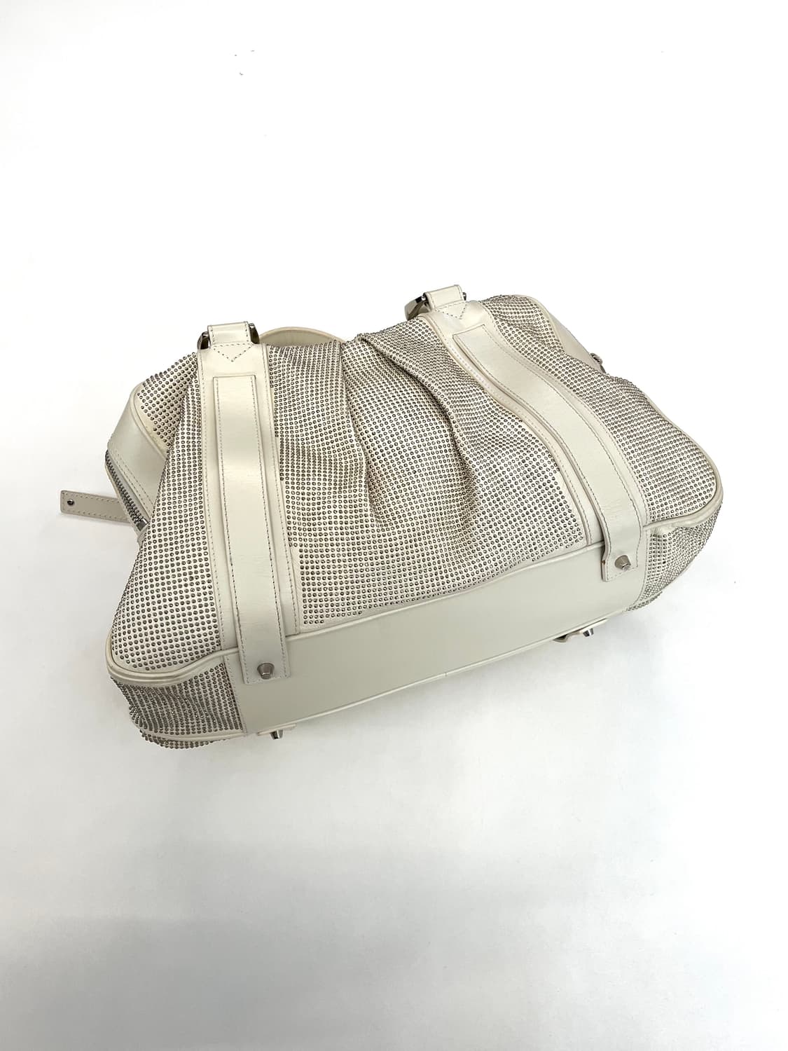 버버리 프로섬 아카이브 스터드 레더 숄더백 상품이미지10