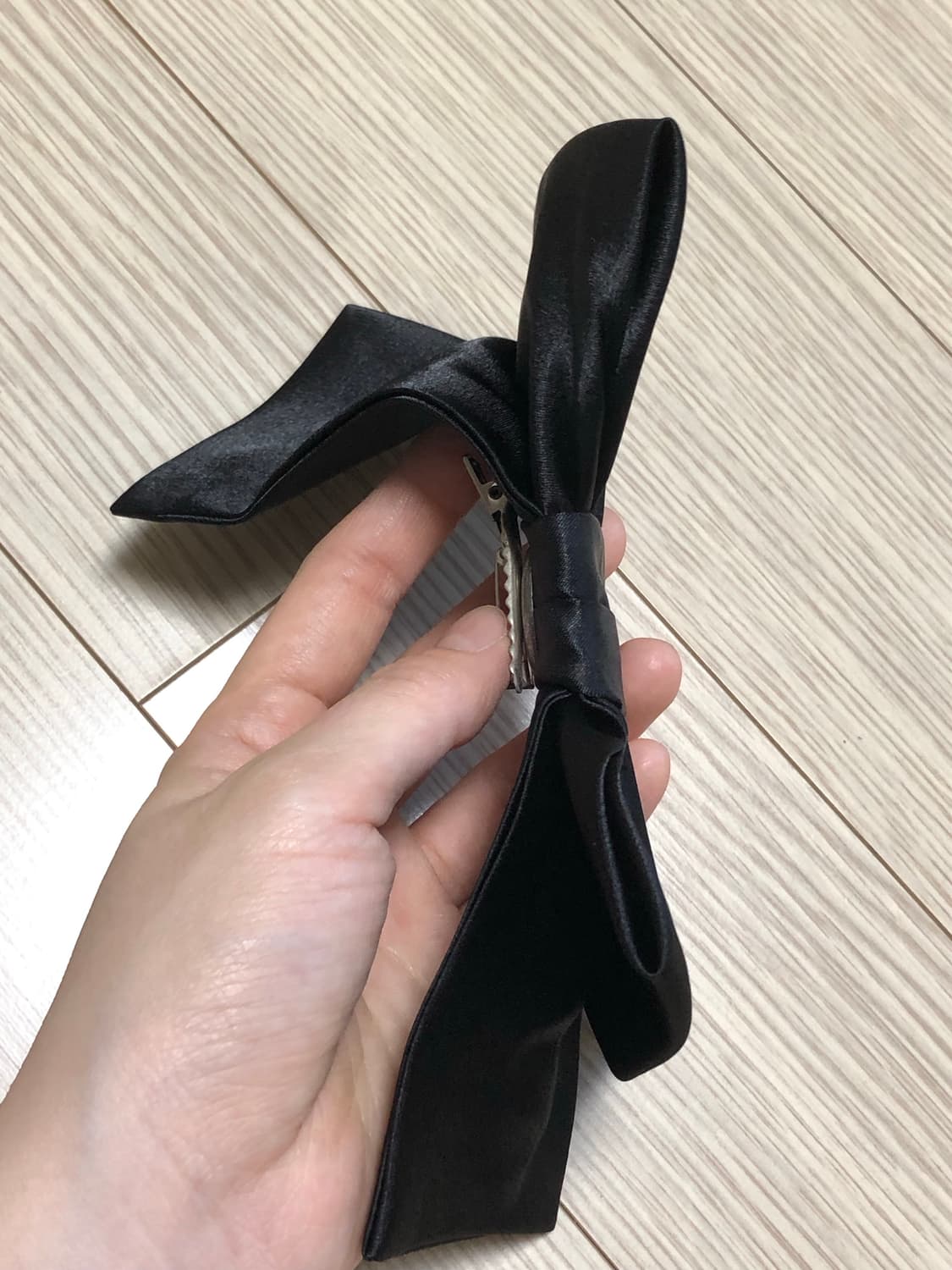 검정 새틴 리본 브로치 집게핀 시몬로샤 슈슈통 꼼데 프레클 상품이미지5