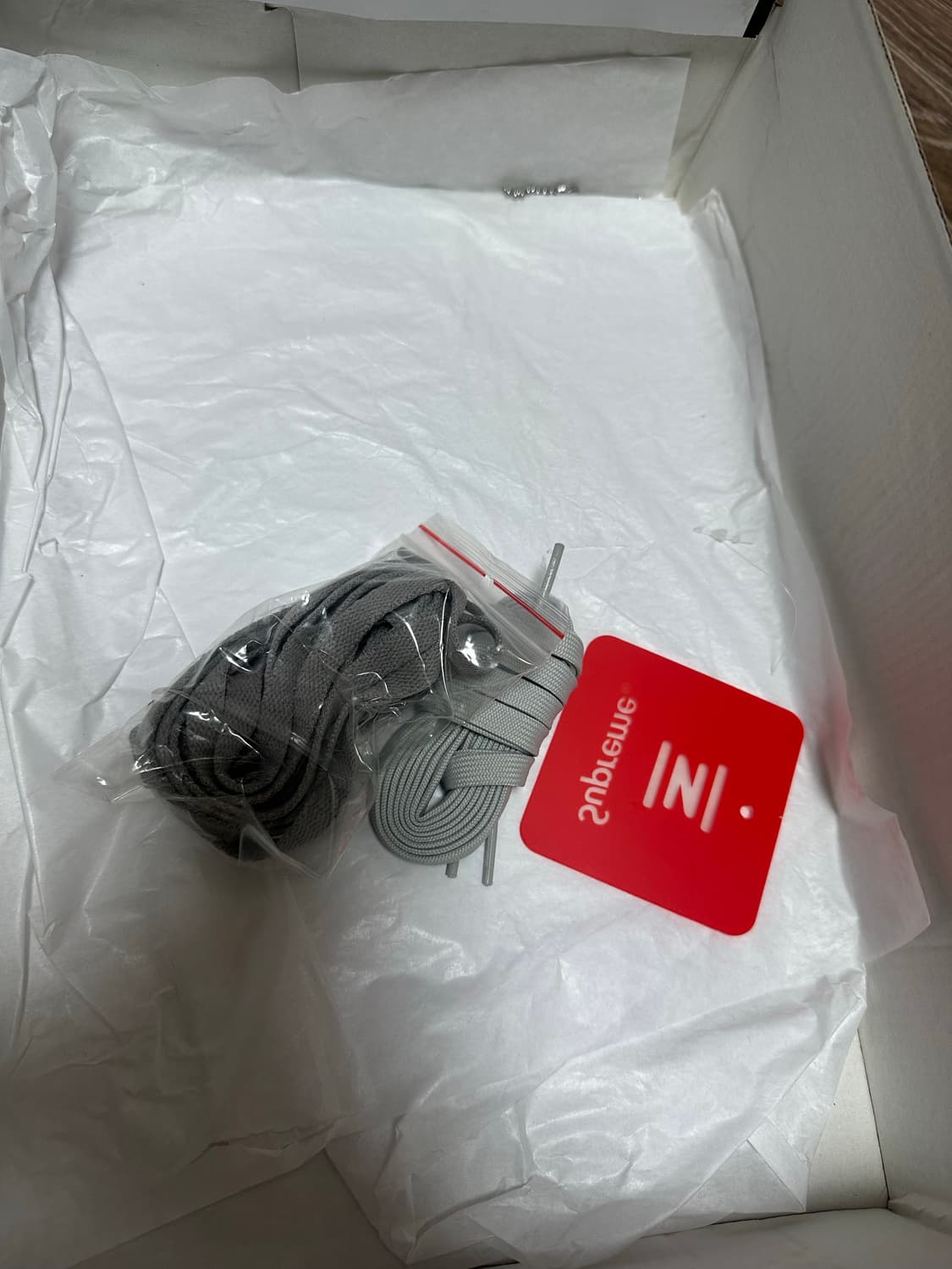 나이키 x 슈프림 샥스 라이드 2 SP 화이트 상품이미지7