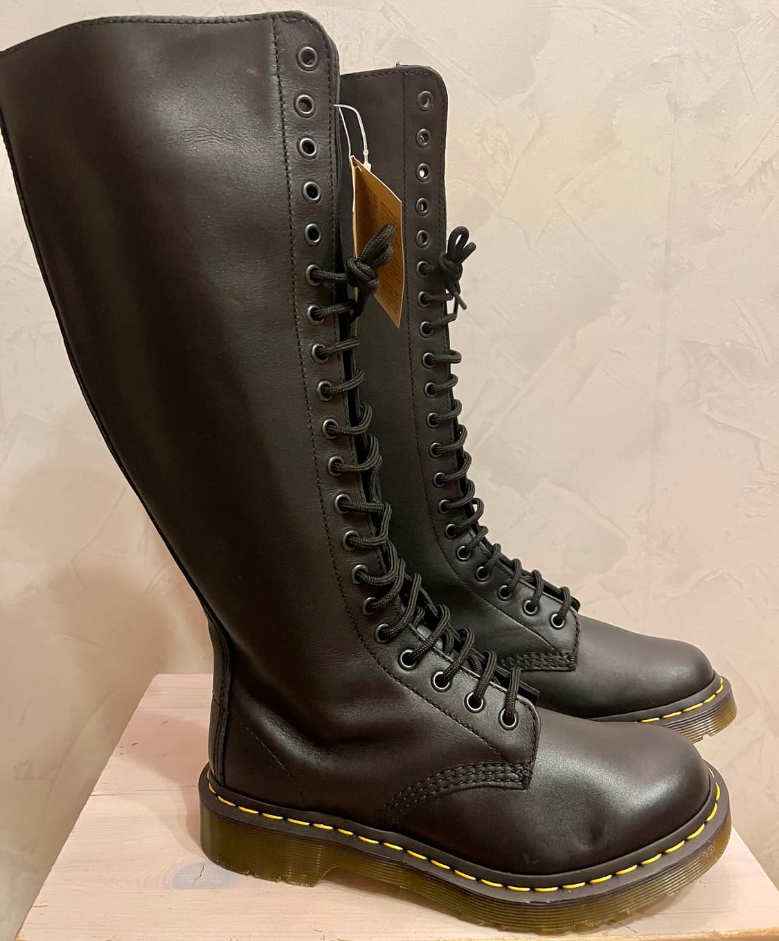 새상품/닥터마틴 Dr. Martens 1B60 20홀 니하이 부츠 블랙 상품이미지2