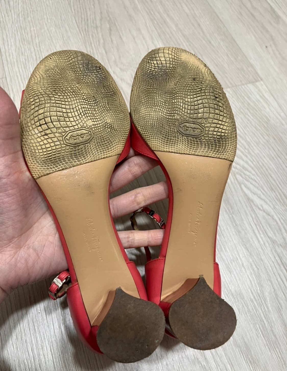 Ferragamo 페라가모 코랄핑크 힐 샌들_7사이즈(245mm) 상품이미지5