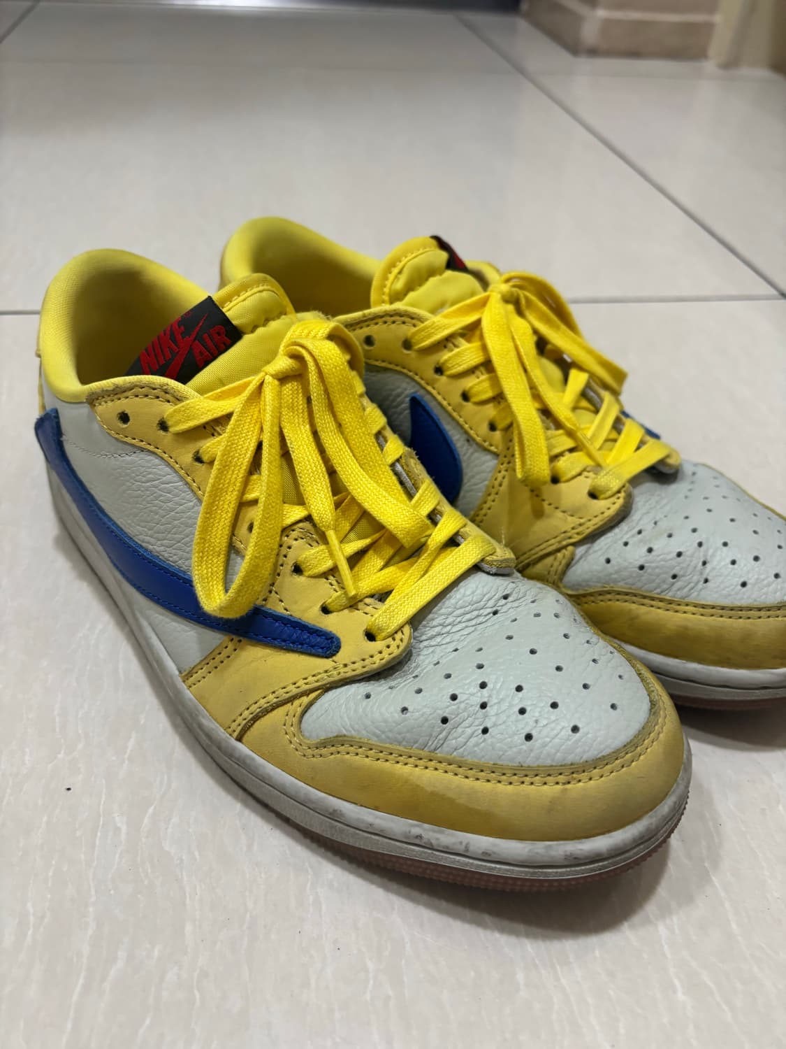 나이키 트래비스 스캇 카나리 상품이미지2